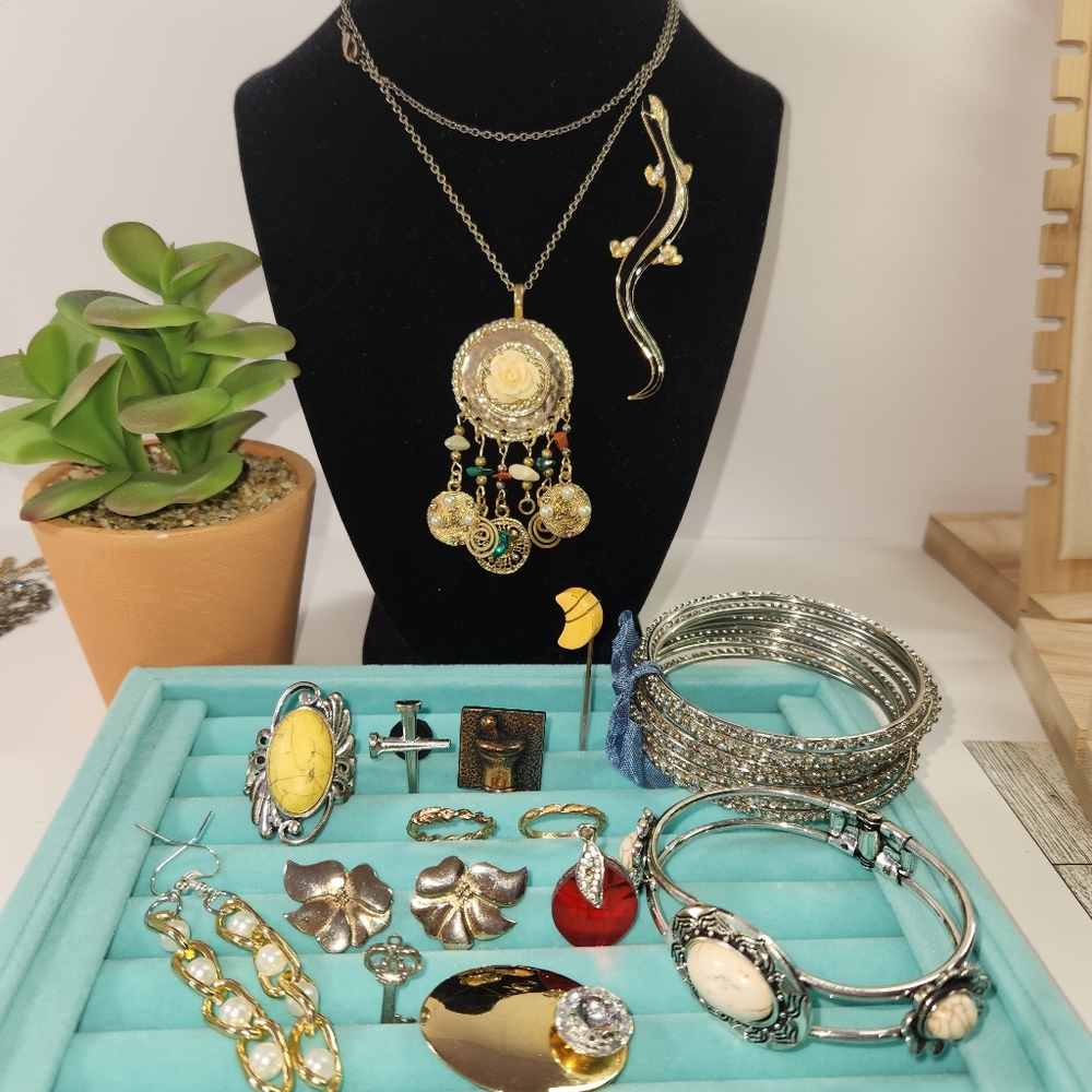 #2539, EXQUISITE, VICTORIAN JEWELRY LOT  15 ITEMS, NECKLACE, BROOCHE, PENDANT, R
